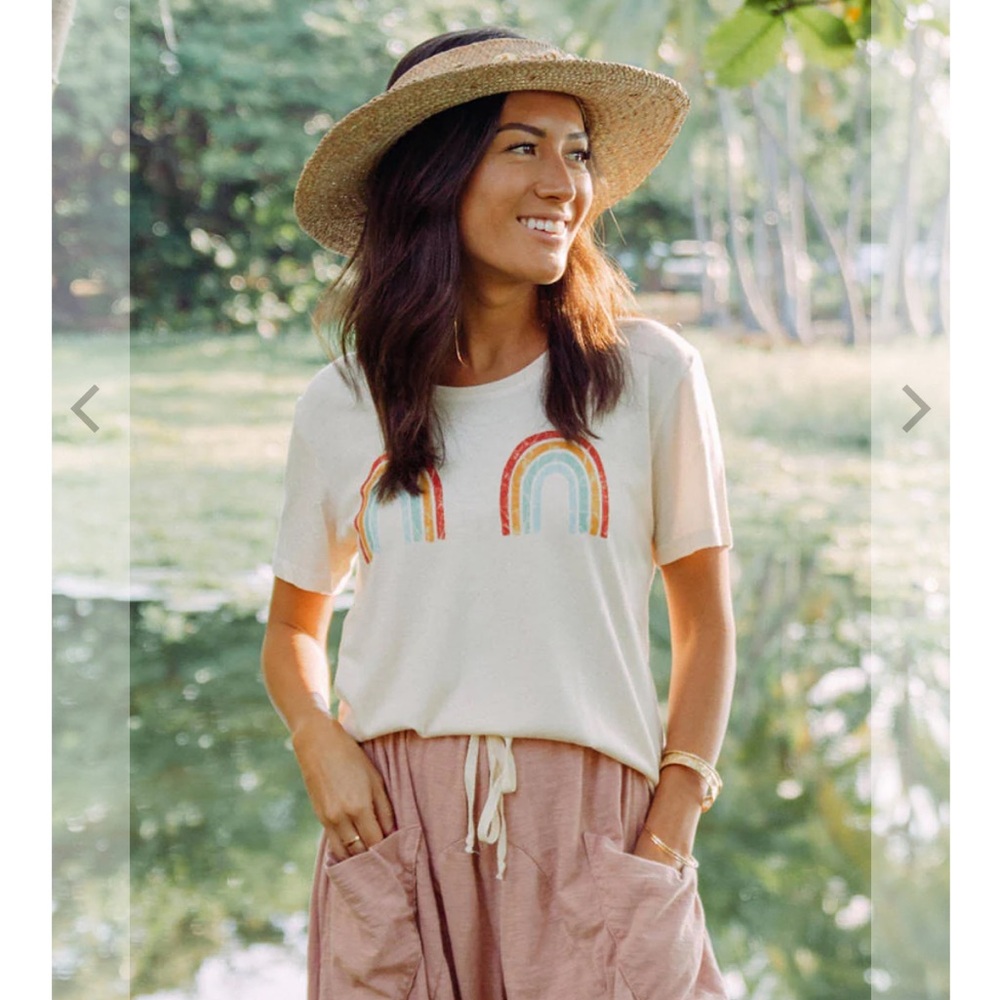 Dolkii Rainbow Hawaii Graphic Tee